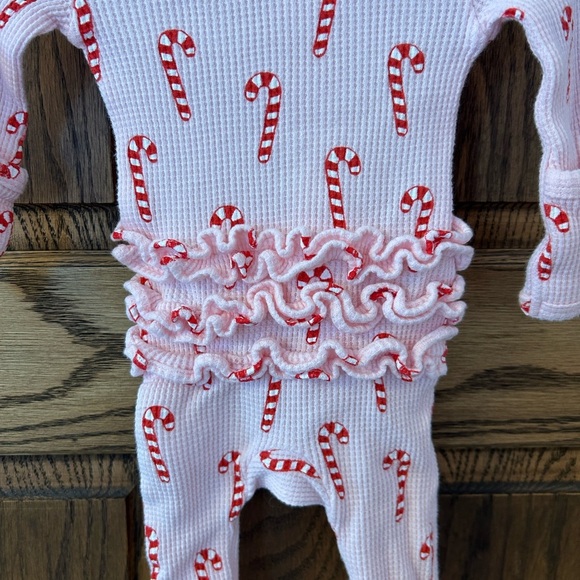 Spearmint Love Organic Waffle Candy Cane Christmas Newborn Ruffle Zip Footie - Picture 8 of 9